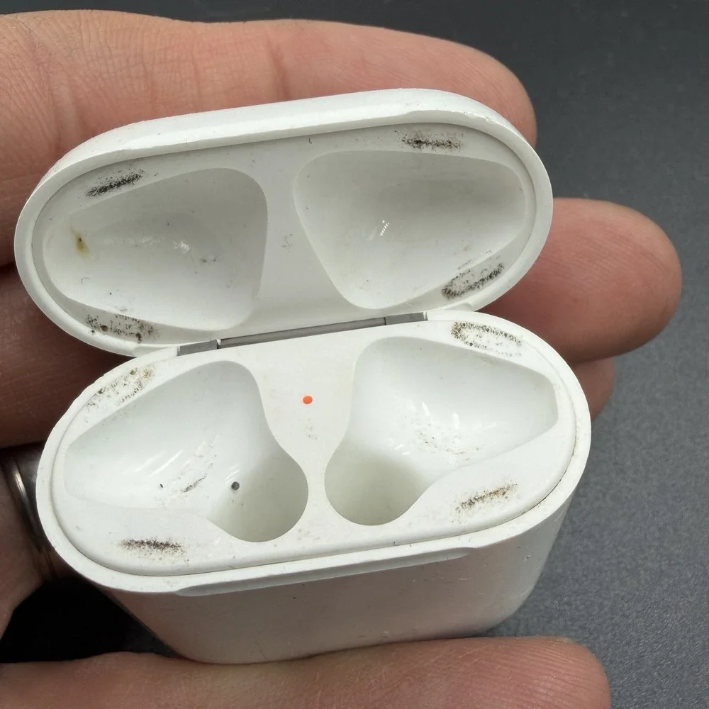 Apple AirPods 1st and 2nd Gen Replacement Charging‎ Case - A1602